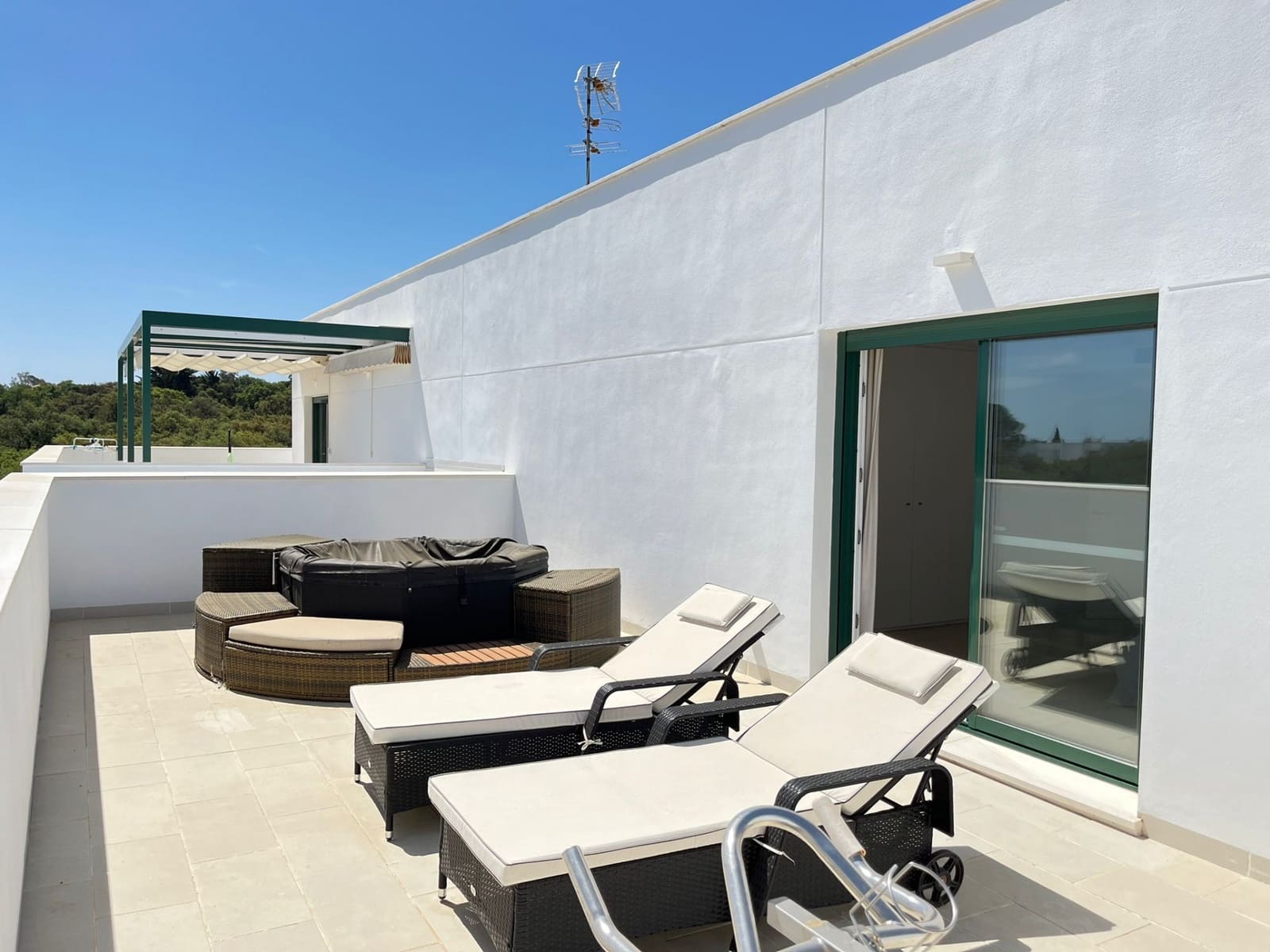 3 slaapkamer Penthouse te koop in Sotogrande met zwembad garage - € 745.000 (Ref: 9735923)