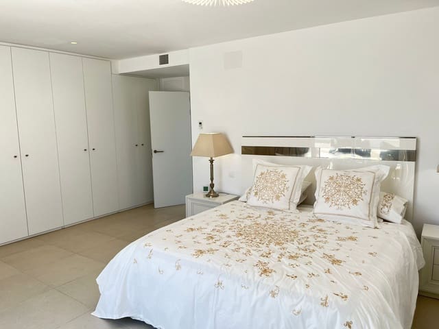 3 chambre Penthouse à vendre à Sotogrande, San Roque avec piscine garage - 745 000 € (Ref: 9735923)