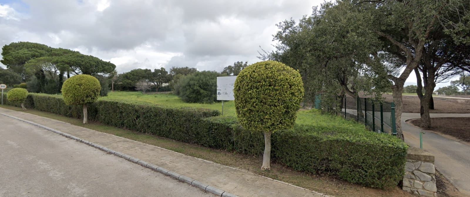 Building Plot for sale in Sotogrande - € 550,000 (Ref: 9735925)