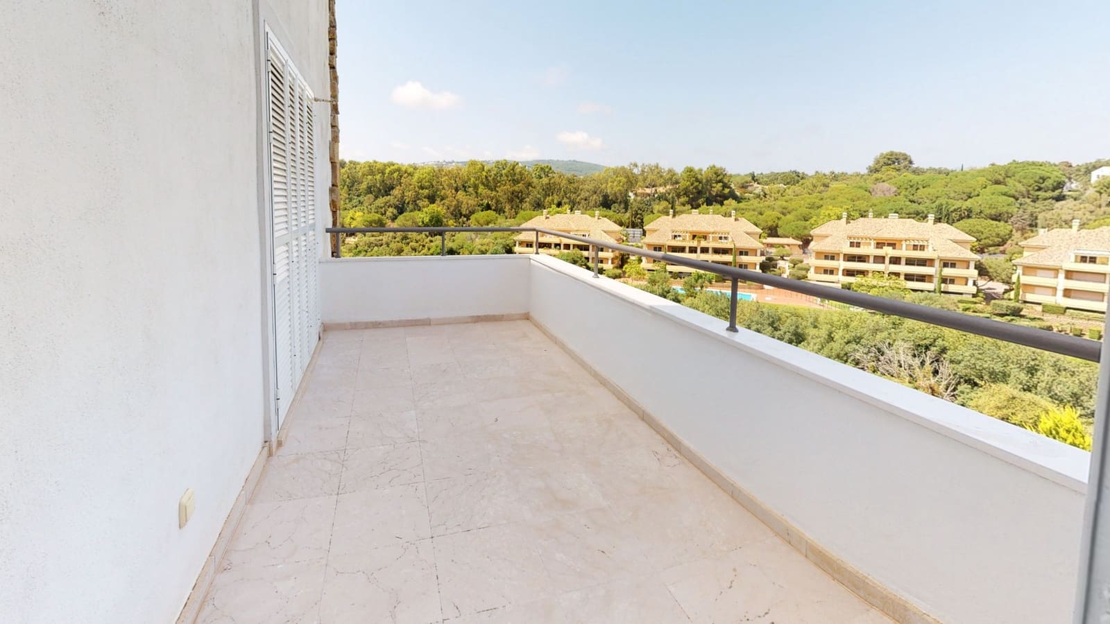 7 soverom Villa til salgs i Sotogrande med svømmebasseng garasje - € 1 450 000 (Ref: 9735926)