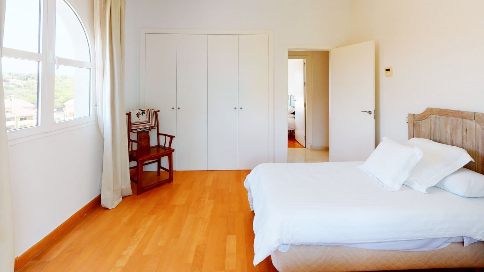 7 soverom Villa til salgs i Sotogrande med svømmebasseng garasje - € 1 450 000 (Ref: 9735926)