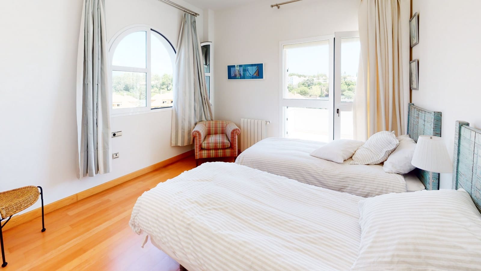 7 soverom Villa til salgs i Sotogrande med svømmebasseng garasje - € 1 450 000 (Ref: 9735926)