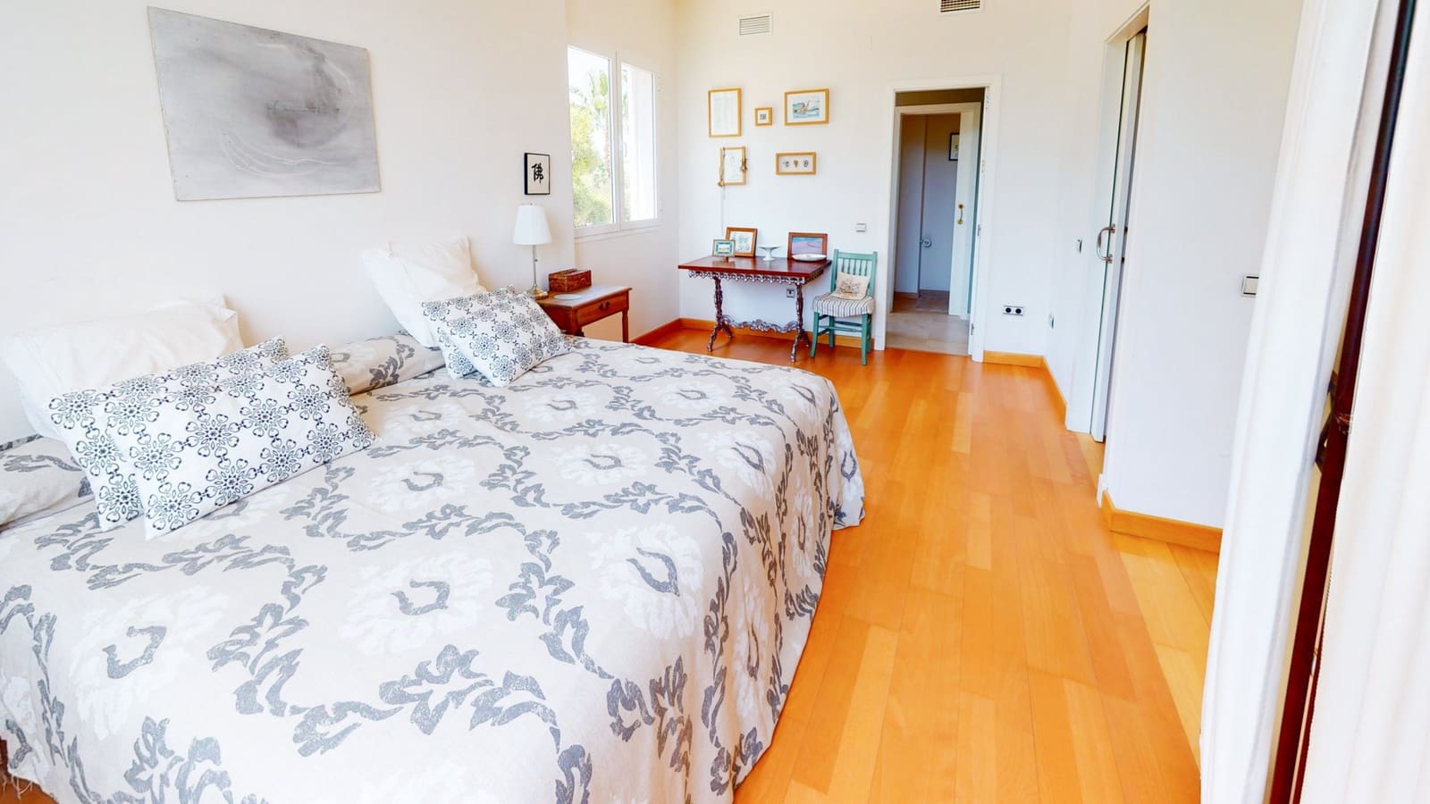 7 soverom Villa til salgs i Sotogrande med svømmebasseng garasje - € 1 450 000 (Ref: 9735926)