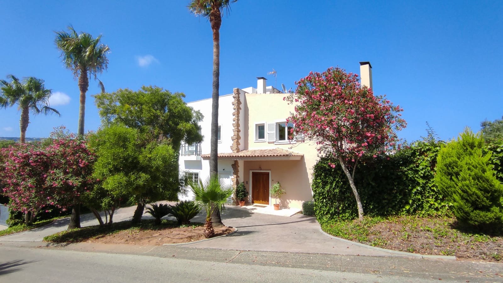 7 soverom Villa til salgs i Sotogrande med svømmebasseng garasje - € 1 450 000 (Ref: 9735926)