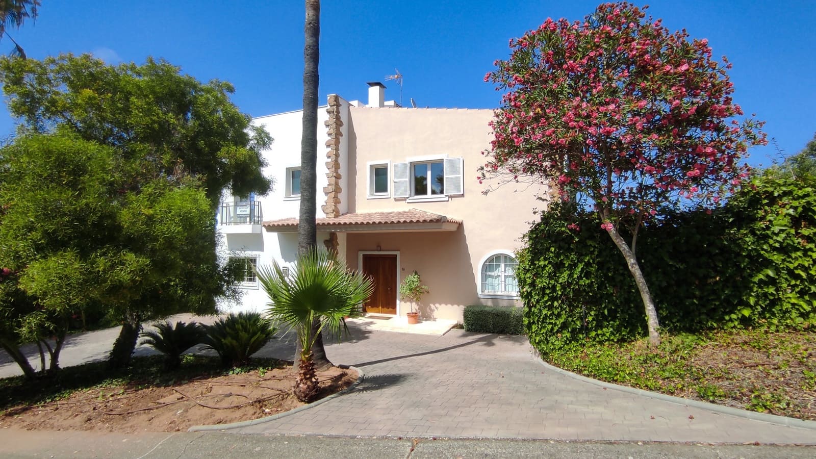 7 soverom Villa til salgs i Sotogrande med svømmebasseng garasje - € 1 450 000 (Ref: 9735926)