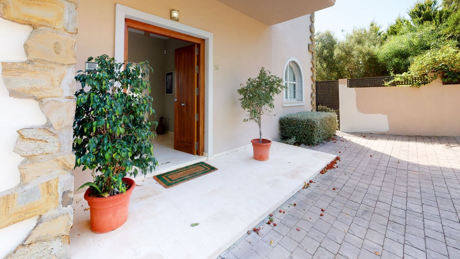 7 soverom Villa til salgs i Sotogrande med svømmebasseng garasje - € 1 450 000 (Ref: 9735926)