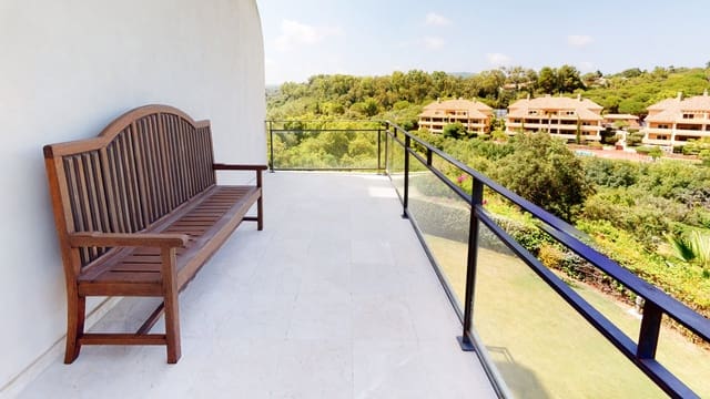 7 sovrum Villa till salu i Sotogrande Alto, San Roque med pool garage - 1 450 000 € (Ref: 9735926)