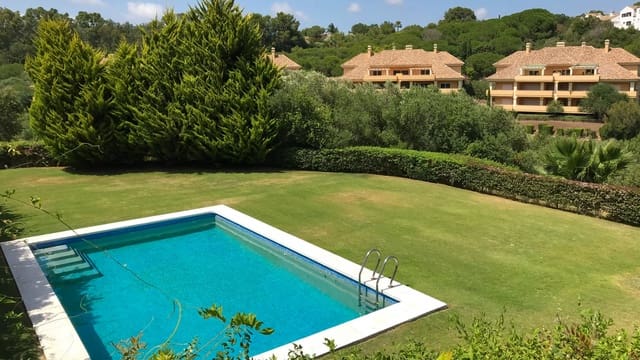 7 soverom Villa til salgs i Sotogrande Alto, San Roque med svømmebasseng garasje - € 1 450 000 (Ref: 9735926)