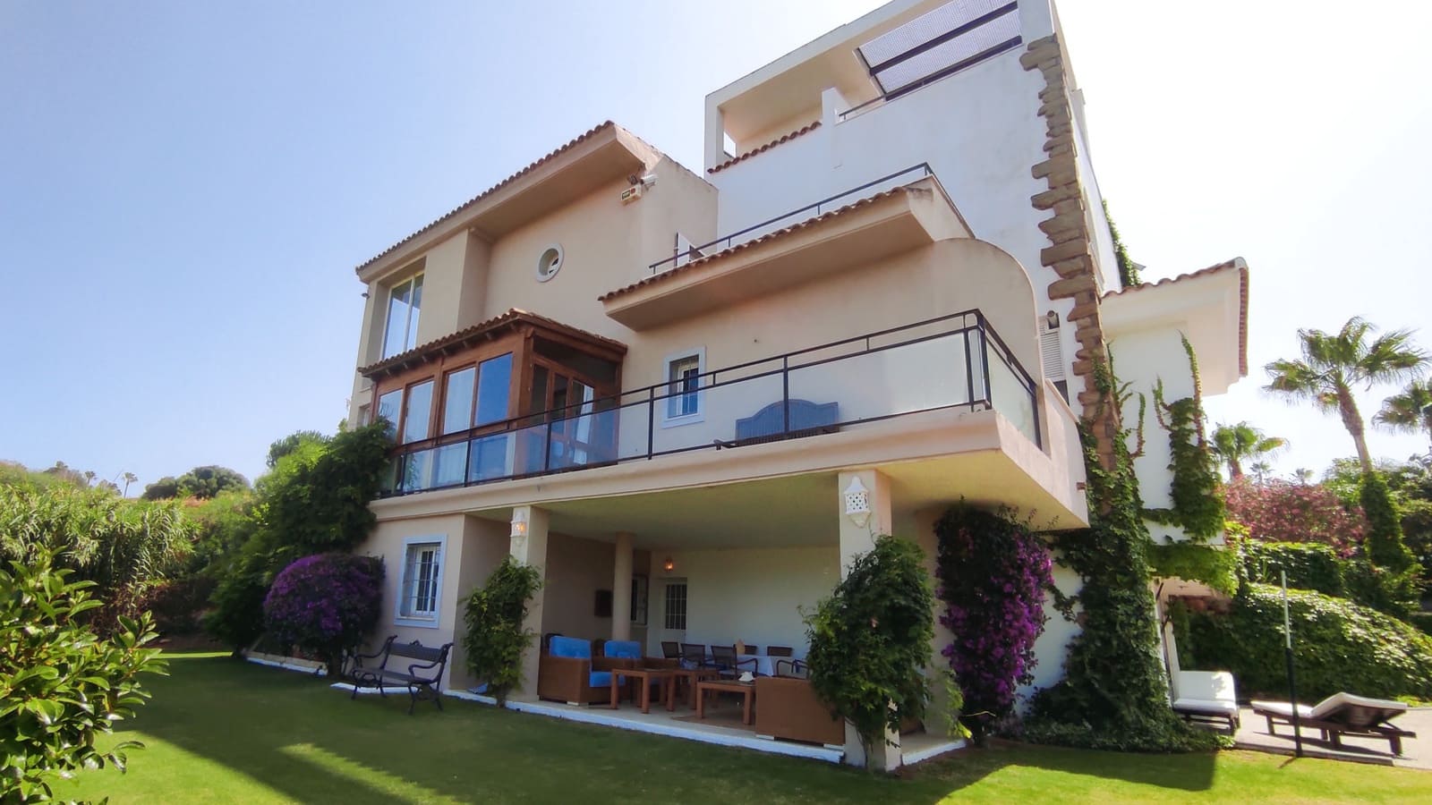 7 bedroom Villa for sale in Sotogrande with pool garage - € 1,450,000 (Ref: 9735926)