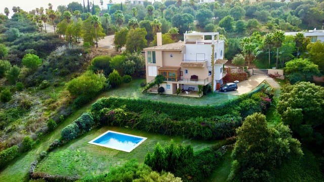 7 sovrum Villa till salu i Sotogrande Alto, San Roque med pool garage - 1 450 000 € (Ref: 9735926)