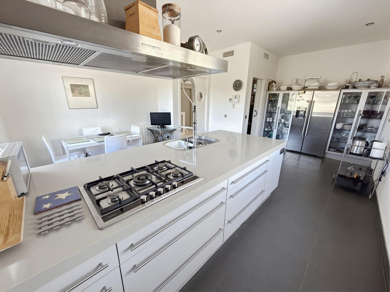 7 bedroom Villa for sale in Sotogrande with pool garage - € 1,450,000 (Ref: 9735926)