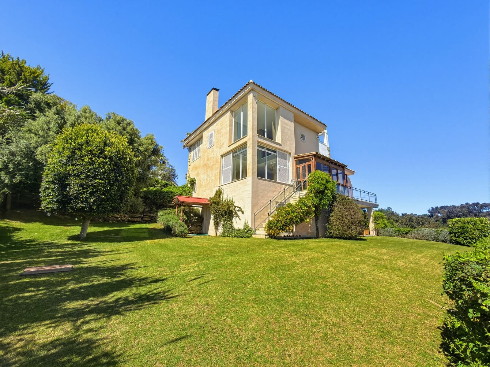 7 bedroom Villa for sale in Sotogrande with pool garage - € 1,450,000 (Ref: 9735926)