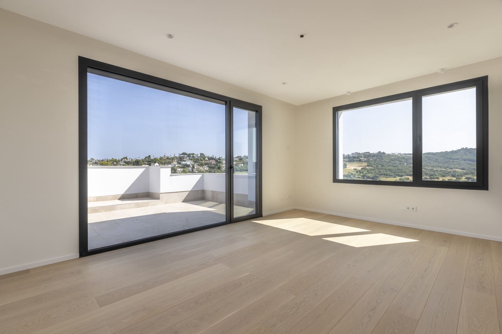 8 bedroom Villa for sale in Sotogrande with pool garage - € 6,950,000 (Ref: 9741610)