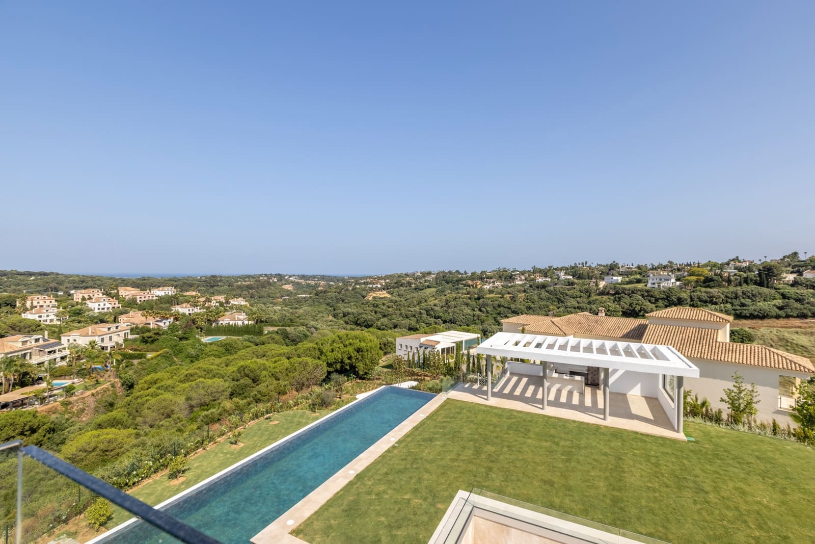 8 bedroom Villa for sale in Sotogrande with pool garage - € 6,950,000 (Ref: 9741610)