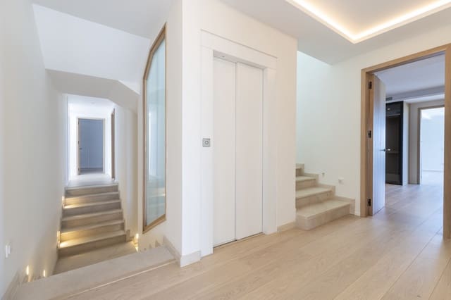 8 sypialnia Willa na sprzedaż w Sotogrande, San Roque z basenem garażem - 6 950 000 € (Ref: 9741610)