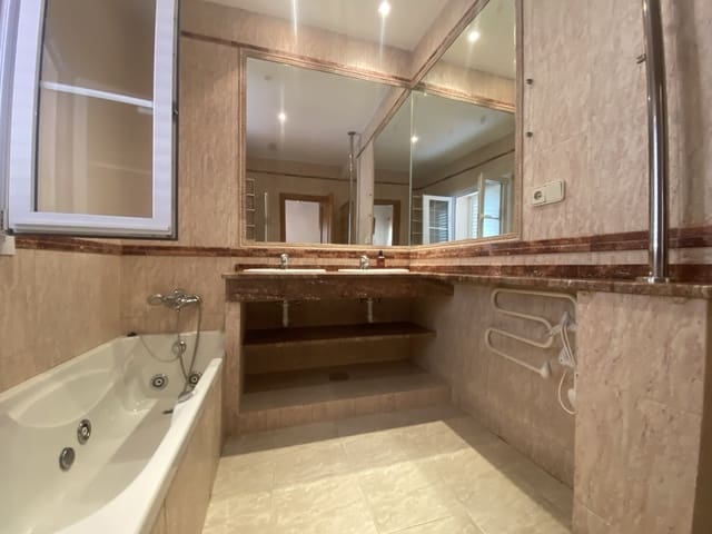 5 chambre Villa/Maison à vendre à Sotogrande, San Roque avec piscine garage - 1 450 000 € (Ref: 9741617)