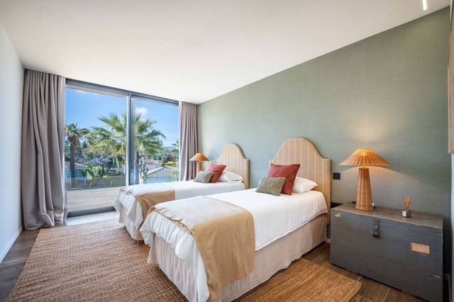 5 quarto Moradia para venda em Sotogrande, San Roque com piscina garagem - 2 850 000 € (Ref: 9741621)