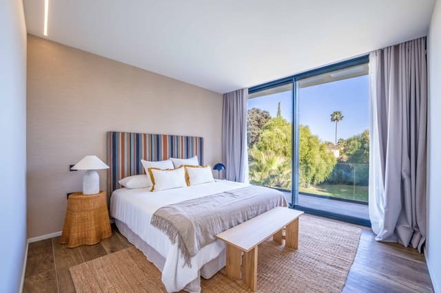 5 quarto Moradia para venda em Sotogrande, San Roque com piscina garagem - 2 850 000 € (Ref: 9741621)