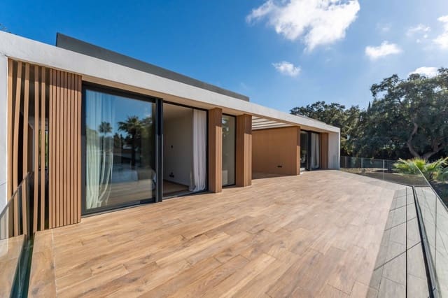 5 quarto Moradia para venda em Sotogrande, San Roque com piscina garagem - 2 850 000 € (Ref: 9741621)