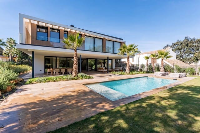 5 sovrum Villa till salu i Sotogrande, San Roque med pool garage - 2 850 000 € (Ref: 9741621)