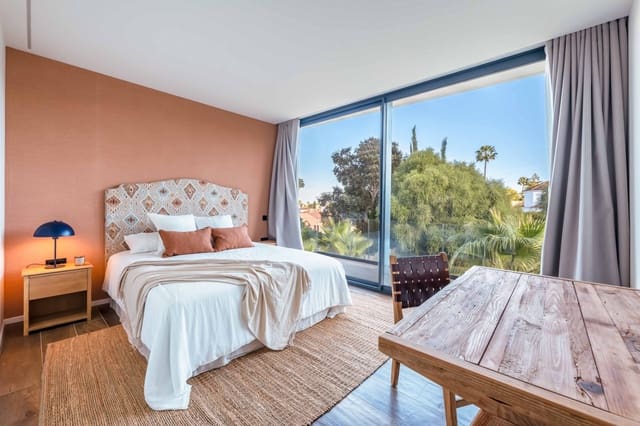 5 sovrum Villa till salu i Sotogrande, San Roque med pool garage - 2 850 000 € (Ref: 9741621)