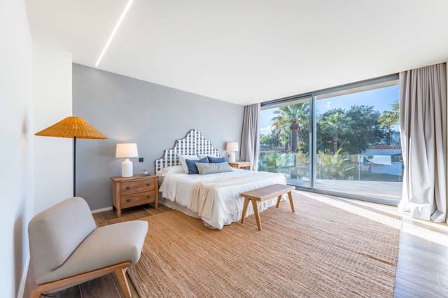 5 sovrum Villa till salu i Sotogrande, San Roque med pool garage - 2 850 000 € (Ref: 9741621)