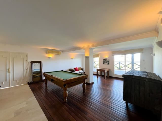 6 soverom Villa til salgs i Sotogrande, San Roque med svømmebasseng garasje - € 2 780 000 (Ref: 9741628)