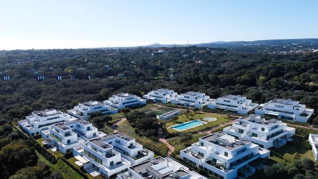 3 chambre Appartement à vendre à Sotogrande, San Roque avec piscine garage - 795 000 € (Ref: 9777843)