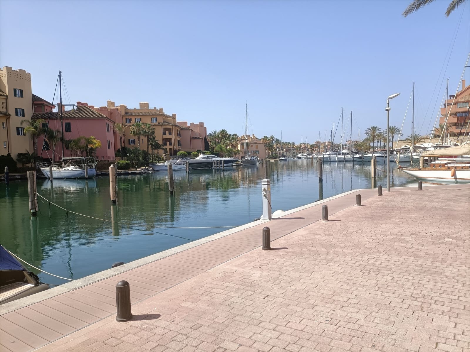 Commercieel te koop in Sotogrande - € 350.000 (Ref: 9817872)