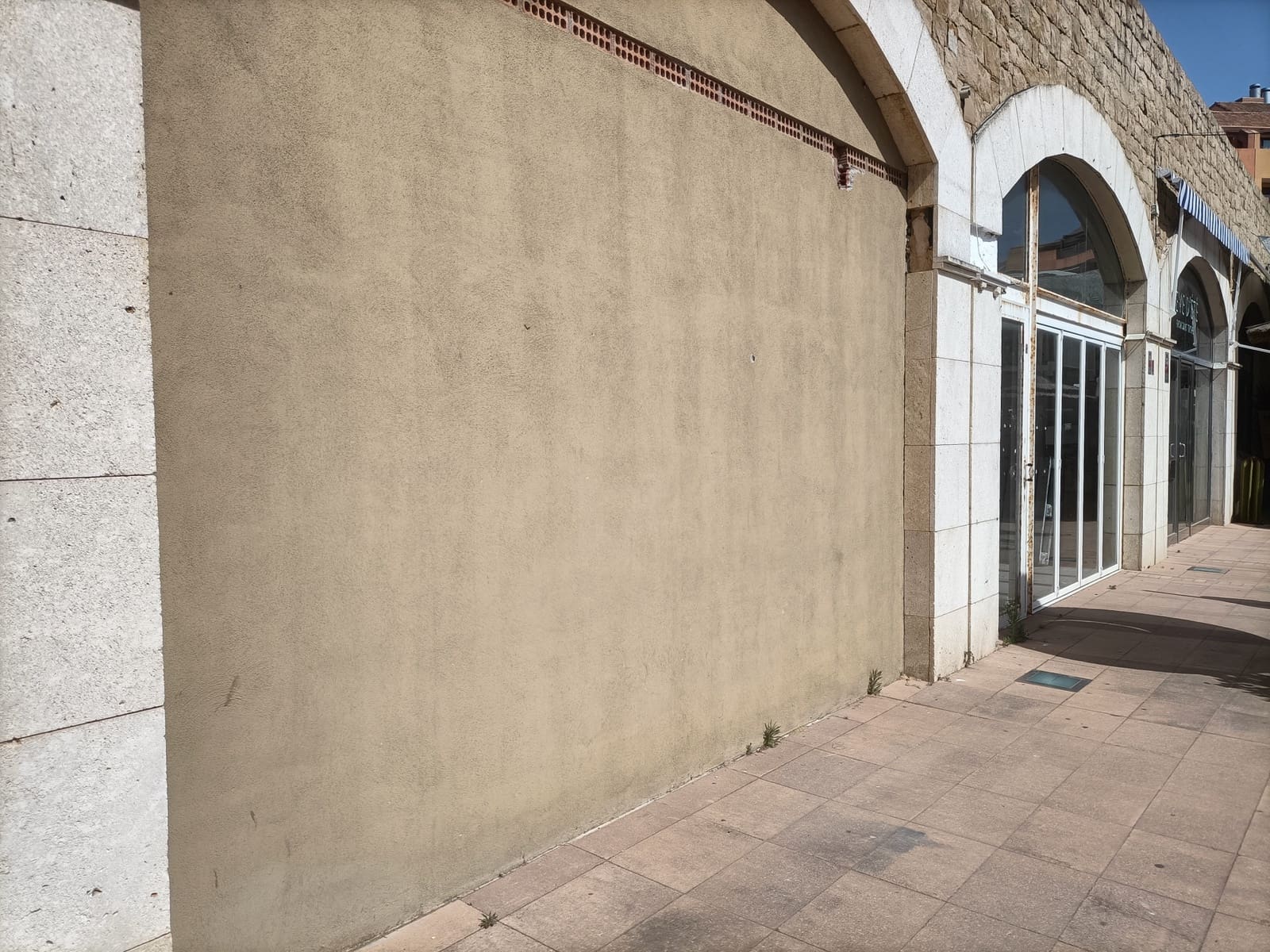 Commercial for sale in Sotogrande - € 350,000 (Ref: 9817872)