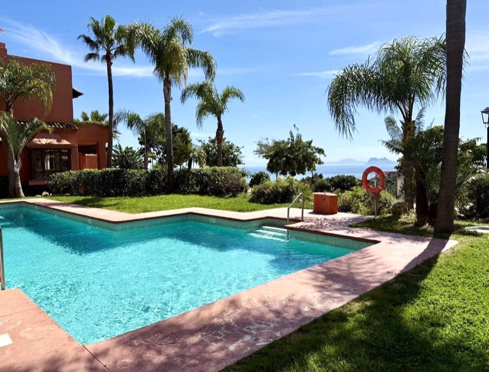 3 quarto Moradia Geminada para venda em Manilva com piscina - 525 000 € (Ref: 9859677)