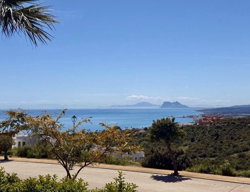 3 quarto Moradia Geminada para venda em Manilva com piscina - 525 000 € (Ref: 9859677)