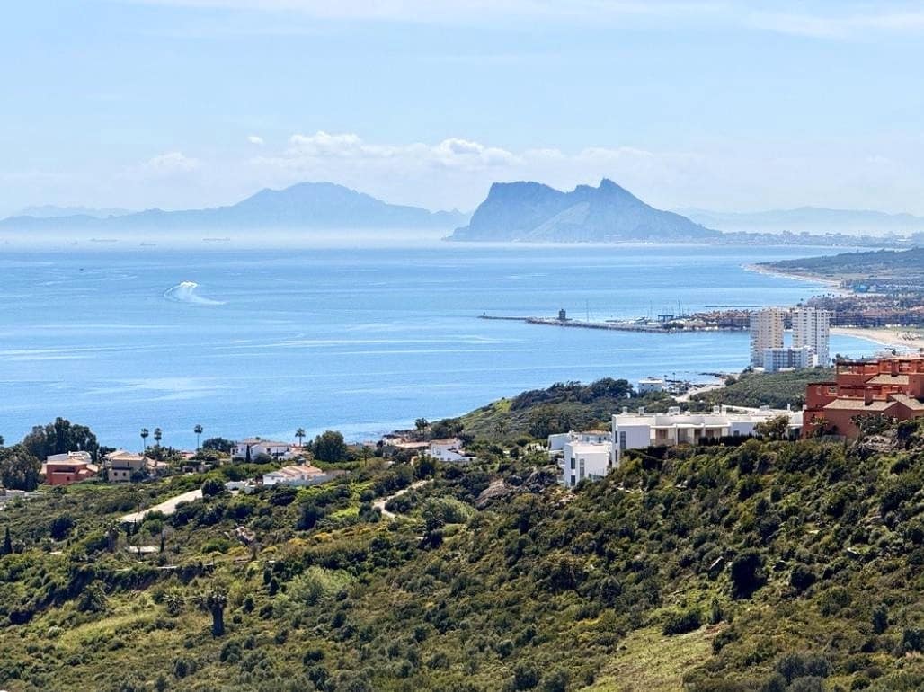 3 quarto Moradia Geminada para venda em Manilva com piscina - 525 000 € (Ref: 9859677)