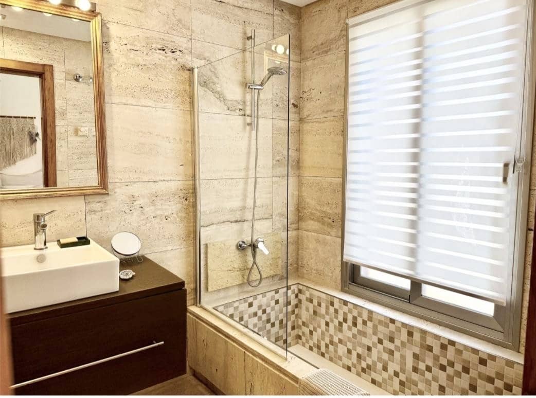 3 quarto Moradia Geminada para venda em Manilva com piscina - 525 000 € (Ref: 9859677)