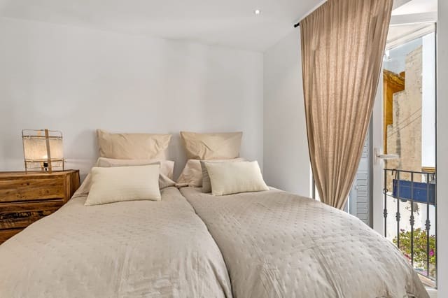 2 chambre Villa/Maison Semi-Mitoyenne à vendre à Estepona - 380 000 € (Ref: 9859680)