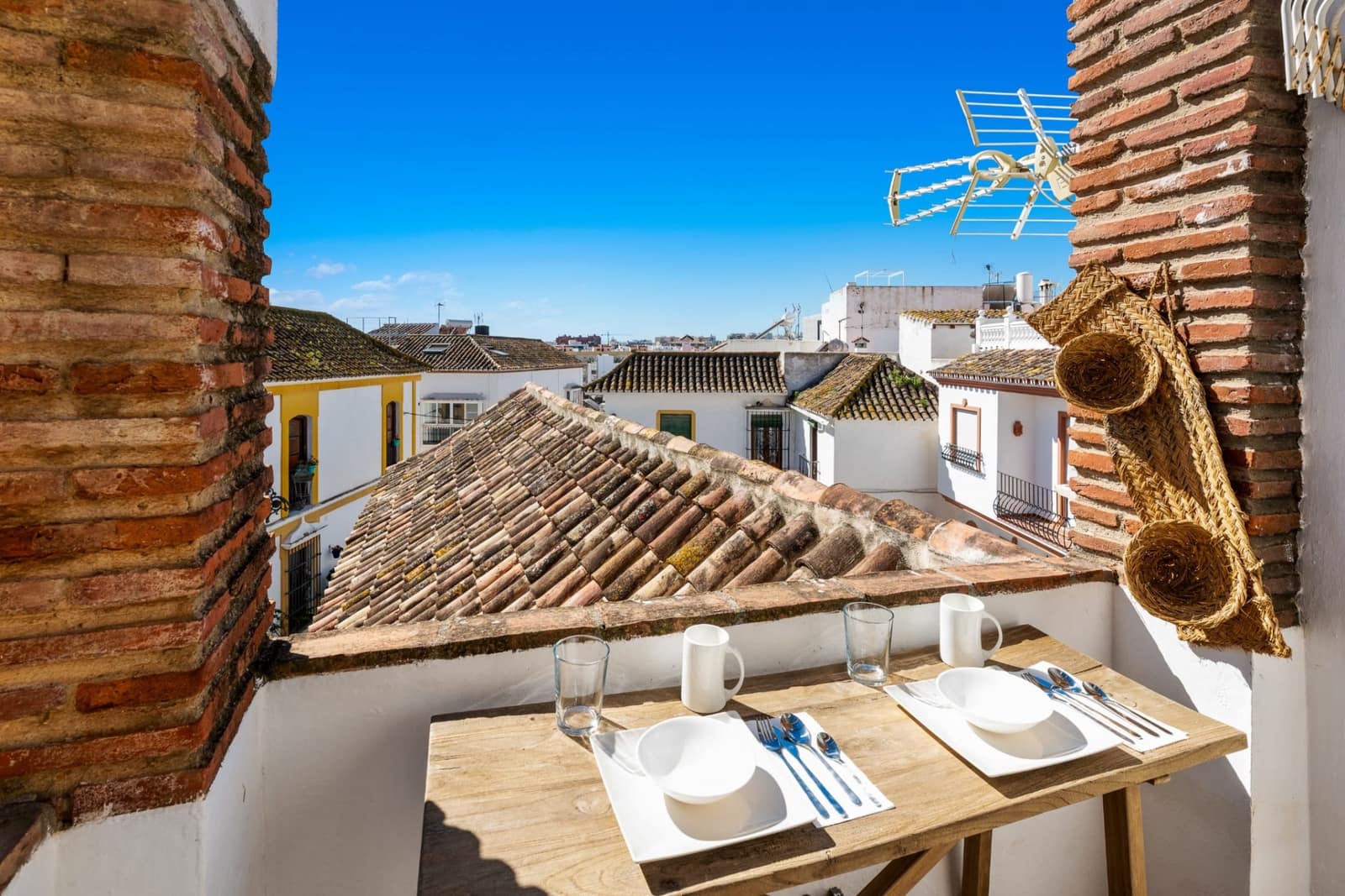 2 bedroom Semi-detached Villa for sale in Estepona - € 380,000 (Ref: 9859680)
