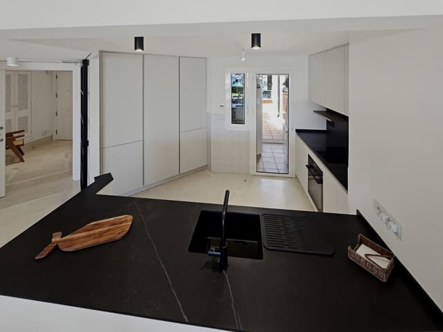 2 slaapkamer Appartement te koop in Sotogrande, San Roque met zwembad garage - € 950.000 (Ref: 9873110)