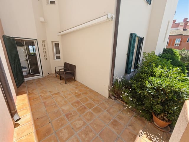 2 soverom Leilighet til salgs i Sotogrande, San Roque med svømmebasseng garasje - € 950 000 (Ref: 9873110)