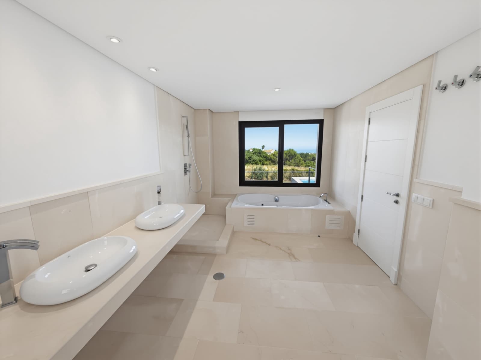 6 soverom Villa til salgs i Sotogrande med svømmebasseng - € 3 700 000 (Ref: 9894105)