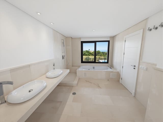 6 soverom Villa til salgs i Sotogrande, San Roque med svømmebasseng - € 3 700 000 (Ref: 9894105)