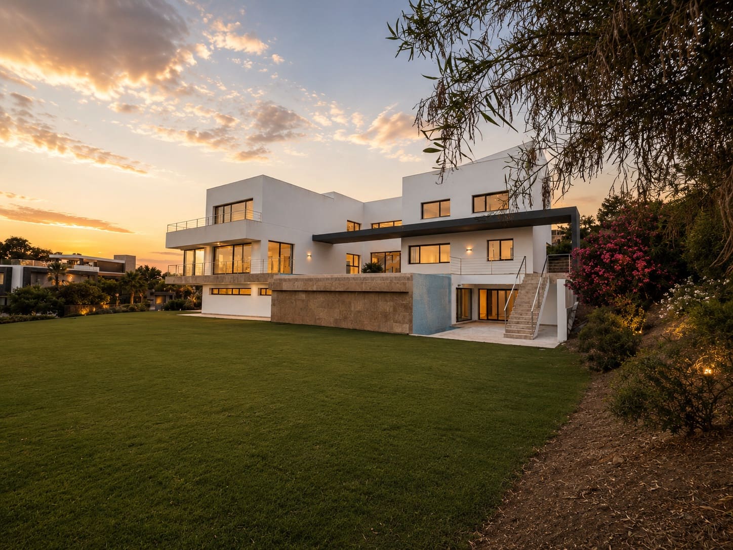 6 bedroom Villa for sale in Sotogrande with pool - € 3,700,000 (Ref: 9894105)