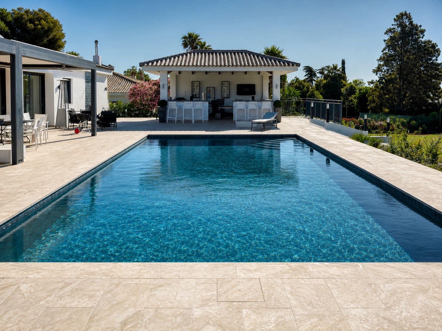 5 bedroom Villa for sale in Sotogrande with pool - € 3,950,000 (Ref: 9966309)