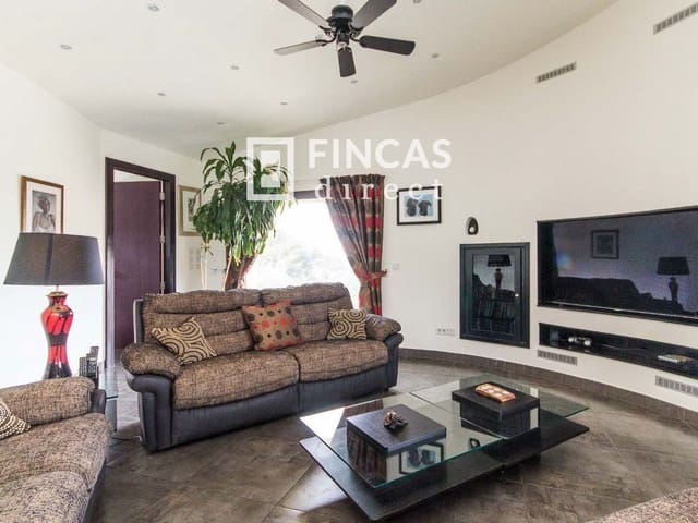 Chalet de 3 habitaciones en Cretas en venta con piscina garaje - 440.000 € (Ref: 8426737)