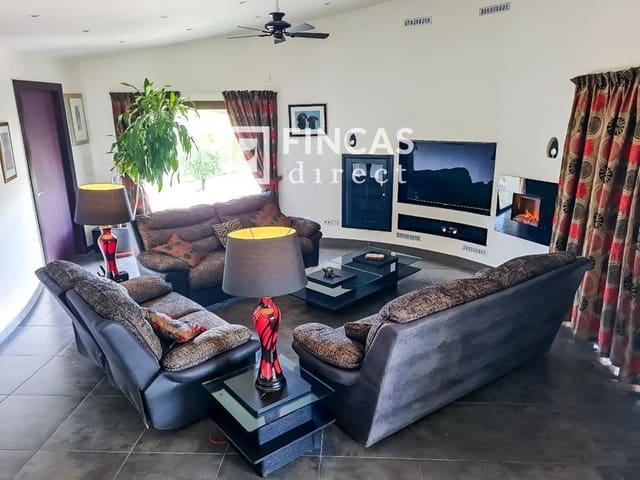 Chalet de 3 habitaciones en Cretas en venta con piscina garaje - 440.000 € (Ref: 8426737)