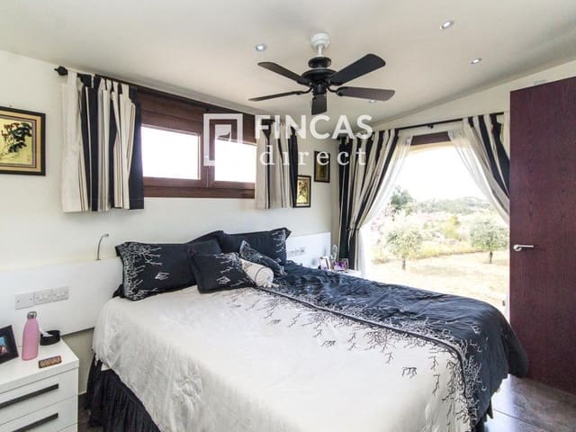 Chalet de 3 habitaciones en Cretas en venta con piscina garaje - 440.000 € (Ref: 8426737)