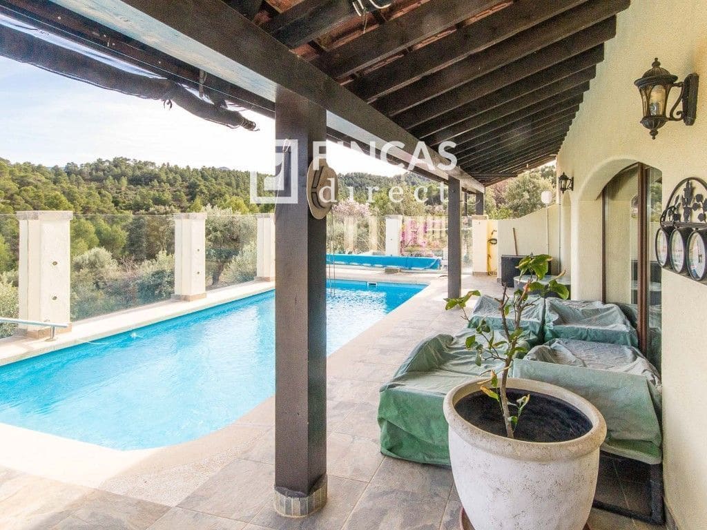 3 bedroom Villa for sale in Cretas with pool garage - € 440,000 (Ref: 8426737)