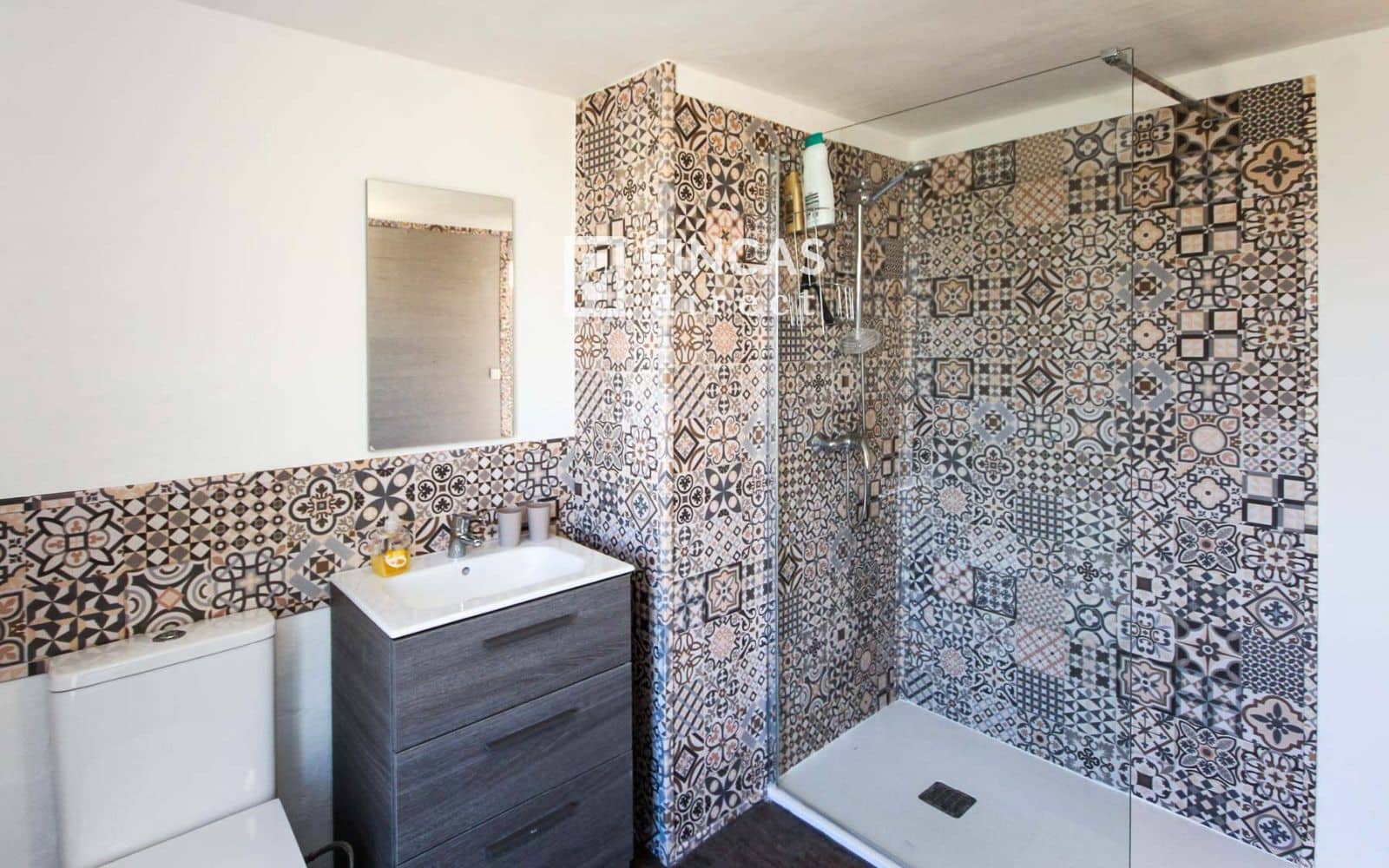 3 Zimmer Finca/Landgut zu verkaufen in Flix mit Pool - 149.000 € (Ref: 8451551)