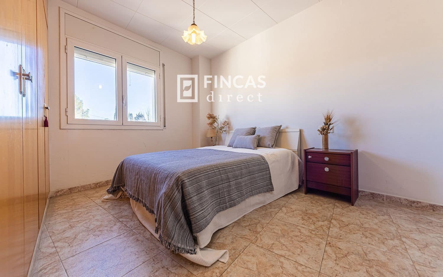 6 sypialnia Willa na sprzedaż w Albinyana z garażem - 265 000 € (Ref: 8775820)