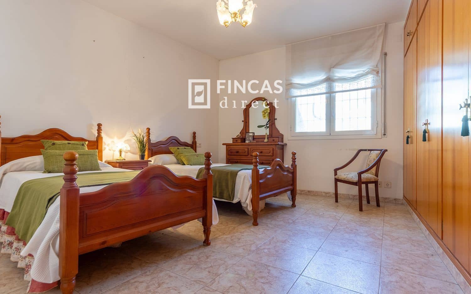 6 sypialnia Willa na sprzedaż w Albinyana z garażem - 265 000 € (Ref: 8775820)