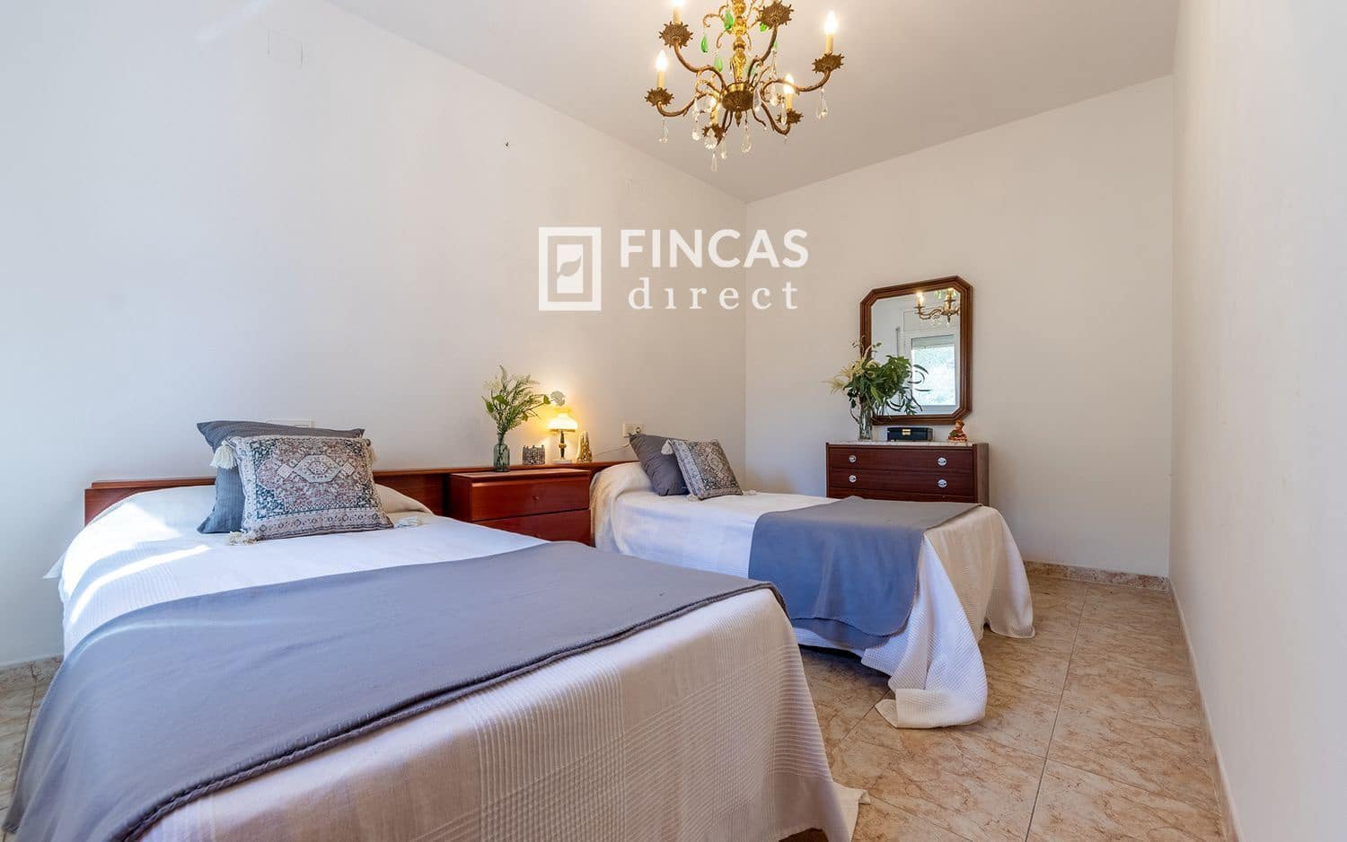 6 sypialnia Willa na sprzedaż w Albinyana z garażem - 265 000 € (Ref: 8775820)